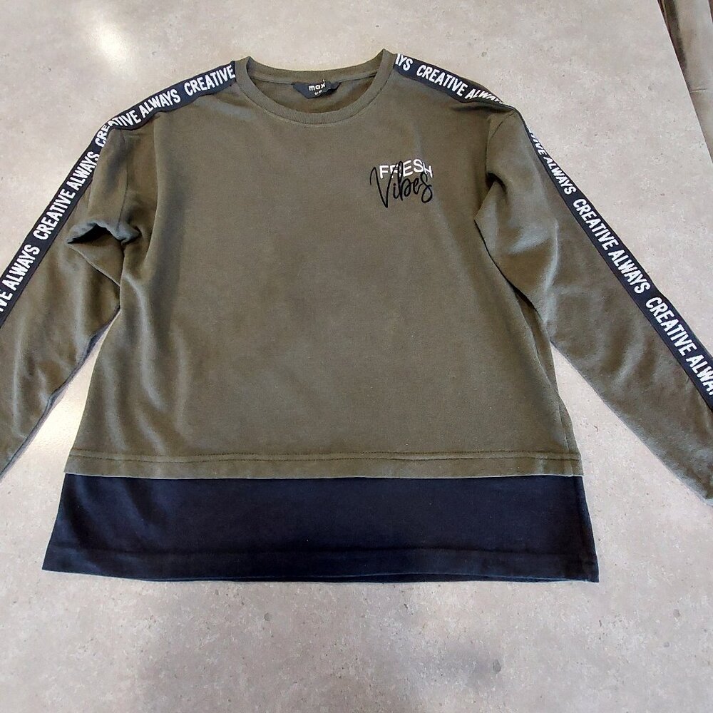 MAX Women's Typographic Print Crew Neck Long Sleeves Pullover - Olive/Black SML